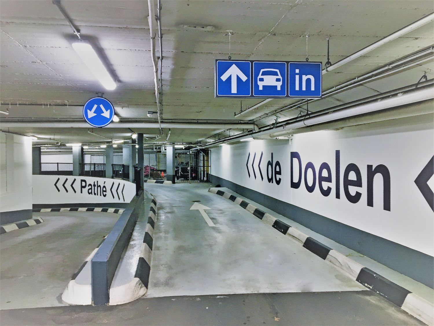 Schouwburgplein wayfinding muurfolie